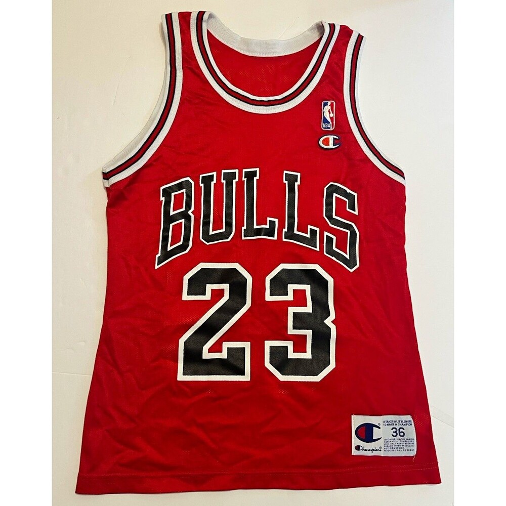 Champion Chicago Bulls Michael Jordan #23 NBA Jersey Red Mens Size 36 Excellent